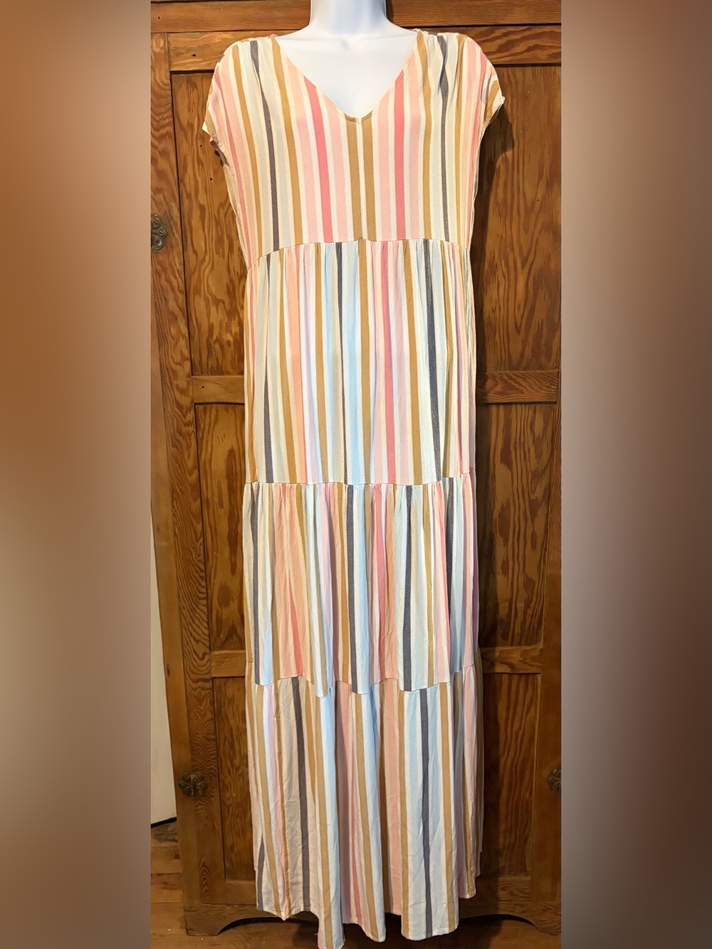Wonderly Pastel Multi-Stripe Tiered Maxi Skirt. Women’s Small. Rayon. EUC.
